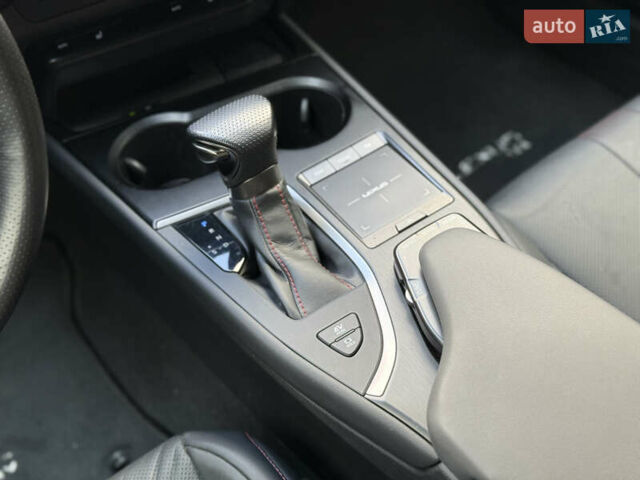 Синий Лексус UX, объемом двигателя 2 л и пробегом 93 тыс. км за 32000 $, фото 26 на Automoto.ua
