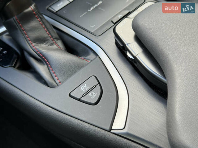 Синий Лексус UX, объемом двигателя 2 л и пробегом 93 тыс. км за 32000 $, фото 27 на Automoto.ua