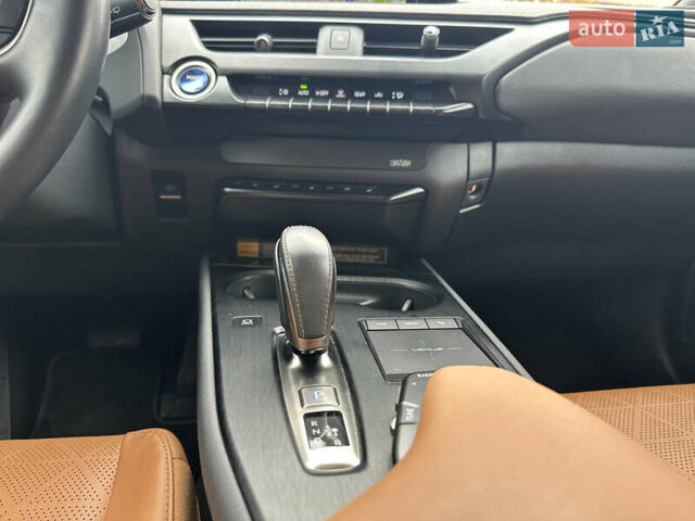 Синій Лексус UX, об'ємом двигуна 0 л та пробігом 54 тис. км за 21900 $, фото 26 на Automoto.ua