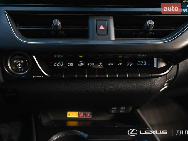 Синій Лексус UX, об'ємом двигуна 0 л та пробігом 5 тис. км за 36930 $, фото 23 на Automoto.ua