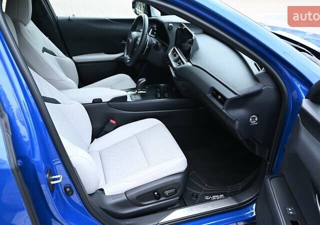 Синий Лексус UX, объемом двигателя 0 л и пробегом 3 тыс. км за 40583 $, фото 5 на Automoto.ua