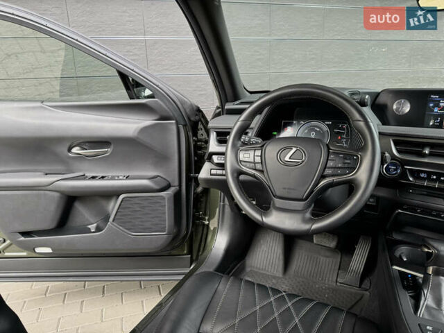 Зеленый Лексус UX, объемом двигателя 1.99 л и пробегом 36 тыс. км за 32500 $, фото 19 на Automoto.ua