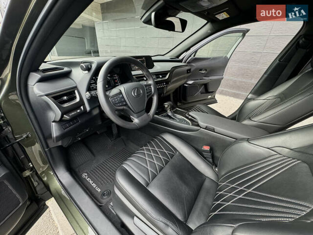 Зеленый Лексус UX, объемом двигателя 1.99 л и пробегом 36 тыс. км за 32500 $, фото 12 на Automoto.ua