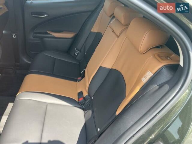 Зеленый Лексус UX, объемом двигателя 1.99 л и пробегом 61 тыс. км за 32800 $, фото 12 на Automoto.ua