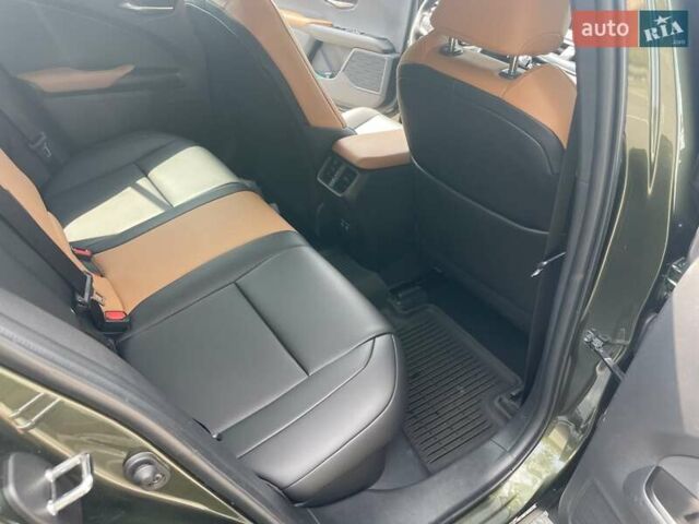 Зеленый Лексус UX, объемом двигателя 1.99 л и пробегом 61 тыс. км за 32800 $, фото 9 на Automoto.ua