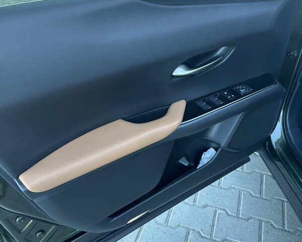Зелений Лексус UX, об'ємом двигуна 1.99 л та пробігом 71 тис. км за 26000 $, фото 11 на Automoto.ua