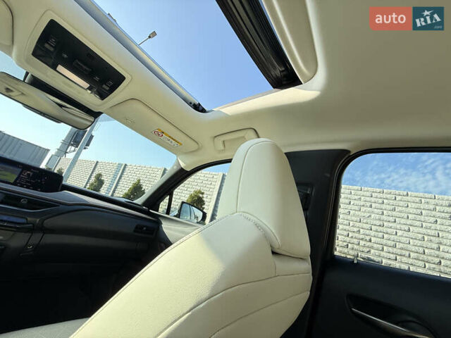 Зеленый Лексус UX, объемом двигателя 0 л и пробегом 162 тыс. км за 23199 $, фото 21 на Automoto.ua