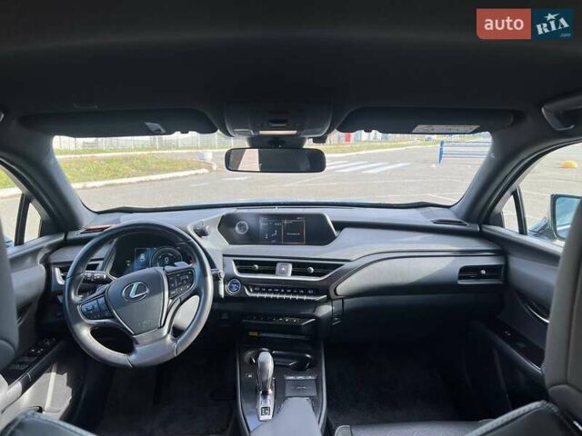 Зеленый Лексус UX, объемом двигателя 0 л и пробегом 64 тыс. км за 22200 $, фото 13 на Automoto.ua