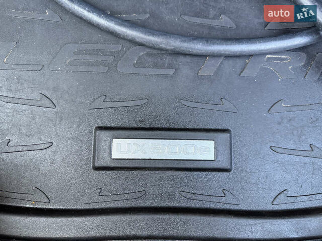 Зеленый Лексус UX, объемом двигателя 0 л и пробегом 162 тыс. км за 23199 $, фото 33 на Automoto.ua