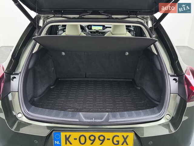 Зеленый Лексус UX, объемом двигателя 0 л и пробегом 162 тыс. км за 23199 $, фото 55 на Automoto.ua