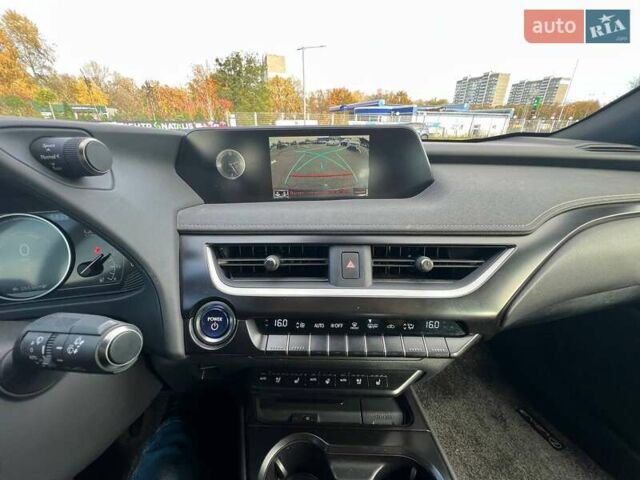 Зеленый Лексус UX, объемом двигателя 0 л и пробегом 64 тыс. км за 22200 $, фото 14 на Automoto.ua