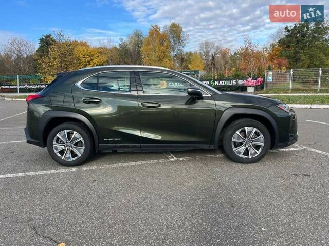 Зеленый Лексус UX, объемом двигателя 0 л и пробегом 64 тыс. км за 22200 $, фото 8 на Automoto.ua