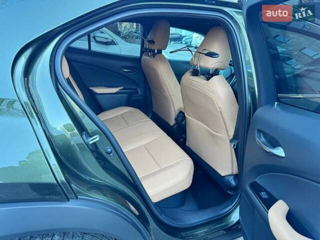 Зеленый Лексус UX, объемом двигателя 1.99 л и пробегом 17 тыс. км за 38600 $, фото 18 на Automoto.ua