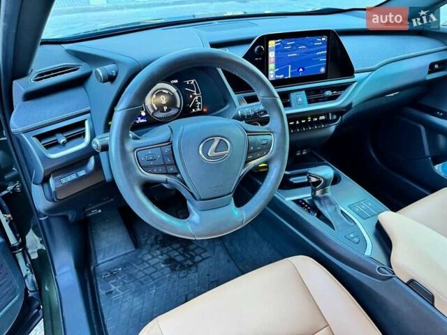 Зеленый Лексус UX, объемом двигателя 1.99 л и пробегом 17 тыс. км за 38600 $, фото 24 на Automoto.ua