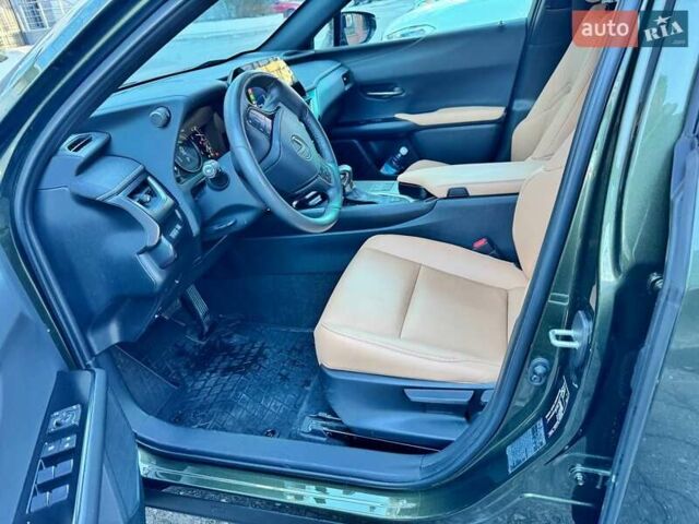 Зеленый Лексус UX, объемом двигателя 1.99 л и пробегом 17 тыс. км за 38600 $, фото 1 на Automoto.ua