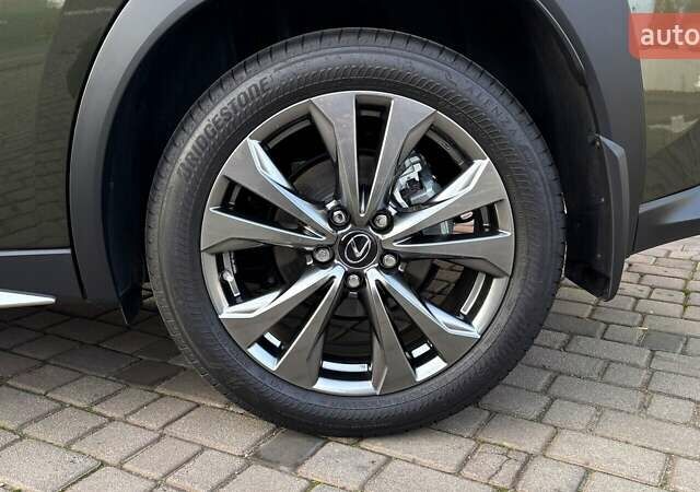 Зеленый Лексус UX, объемом двигателя 2 л и пробегом 8 тыс. км за 41000 $, фото 15 на Automoto.ua