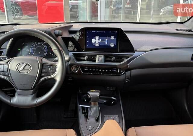 Зеленый Лексус UX, объемом двигателя 2 л и пробегом 8 тыс. км за 41000 $, фото 7 на Automoto.ua