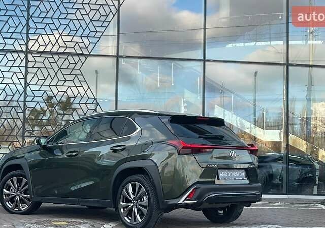 Зелений Лексус UX, об'ємом двигуна 1.99 л та пробігом 8 тис. км за 40790 $, фото 1 на Automoto.ua
