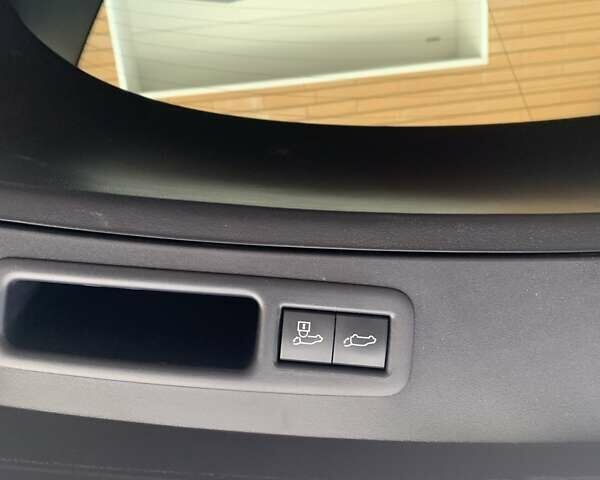 Зелений Лексус UX, об'ємом двигуна 1.99 л та пробігом 15 тис. км за 41200 $, фото 10 на Automoto.ua