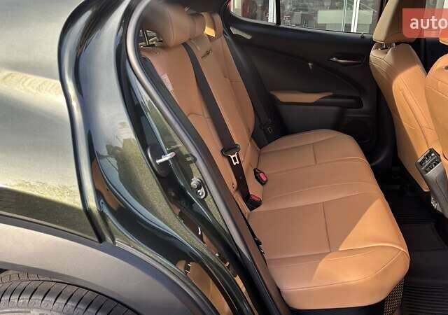 Зеленый Лексус UX, объемом двигателя 2 л и пробегом 8 тыс. км за 41000 $, фото 6 на Automoto.ua