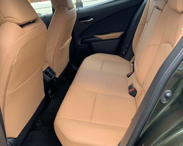 Зелений Лексус UX, об'ємом двигуна 1.99 л та пробігом 15 тис. км за 41200 $, фото 9 на Automoto.ua