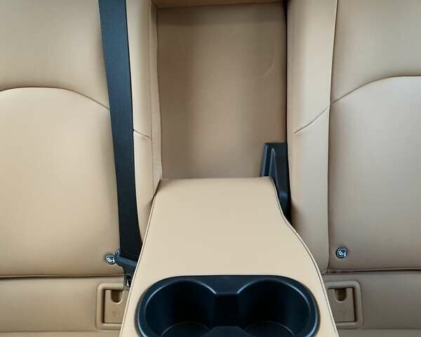 Зелений Лексус UX, об'ємом двигуна 1.99 л та пробігом 15 тис. км за 41200 $, фото 6 на Automoto.ua