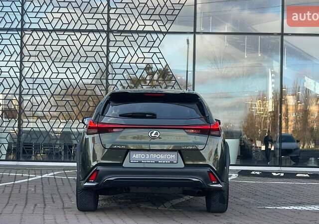 Зелений Лексус UX, об'ємом двигуна 1.99 л та пробігом 8 тис. км за 40790 $, фото 3 на Automoto.ua