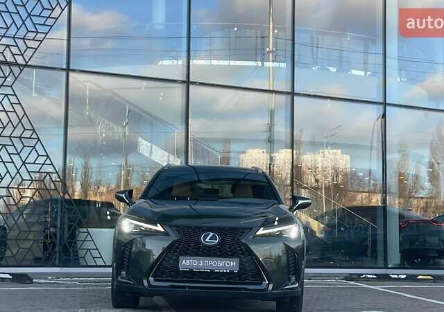 Зелений Лексус UX, об'ємом двигуна 1.99 л та пробігом 8 тис. км за 40790 $, фото 4 на Automoto.ua