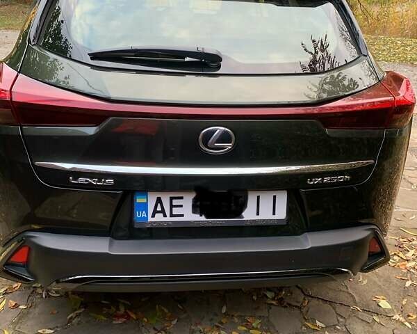 Зелений Лексус UX, об'ємом двигуна 1.99 л та пробігом 15 тис. км за 41200 $, фото 3 на Automoto.ua