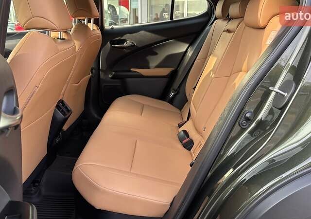 Зеленый Лексус UX, объемом двигателя 2 л и пробегом 8 тыс. км за 41000 $, фото 10 на Automoto.ua