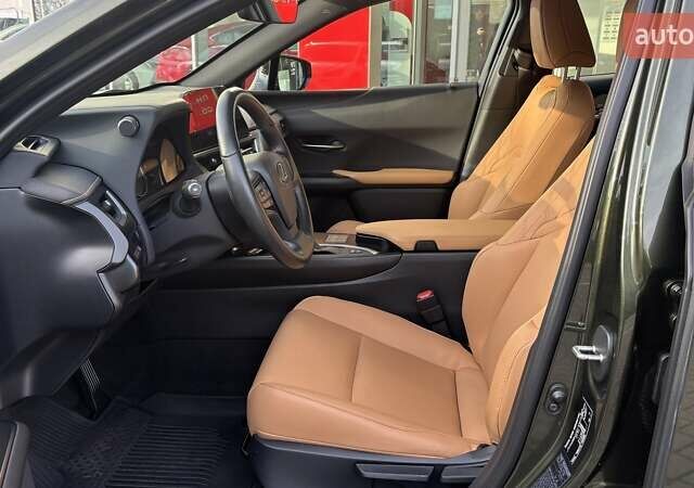 Зеленый Лексус UX, объемом двигателя 2 л и пробегом 8 тыс. км за 41000 $, фото 11 на Automoto.ua