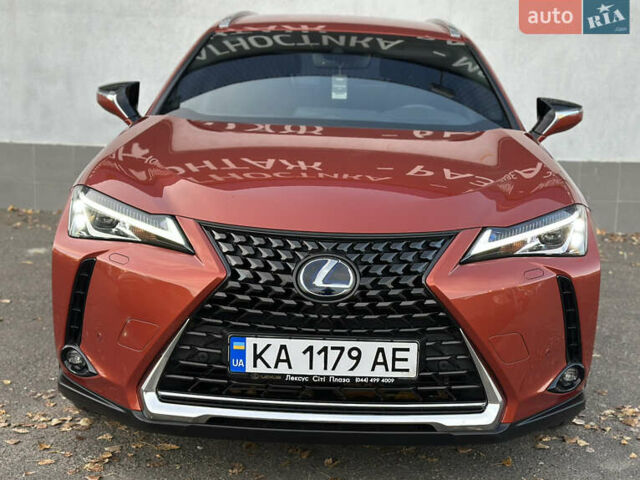 Оранжевый Лексус UX, объемом двигателя 1.99 л и пробегом 45 тыс. км за 29000 $, фото 2 на Automoto.ua