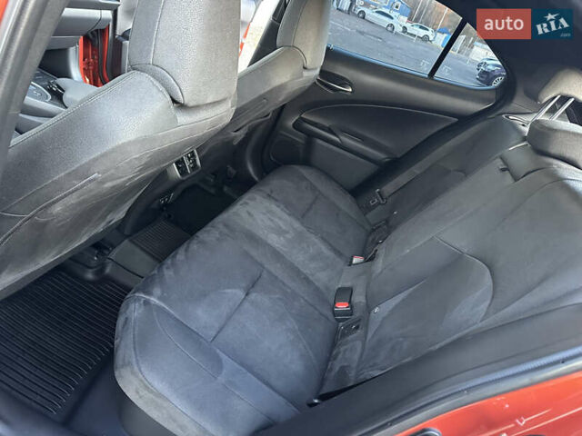 Оранжевый Лексус UX, объемом двигателя 1.99 л и пробегом 45 тыс. км за 29000 $, фото 26 на Automoto.ua