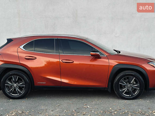 Оранжевый Лексус UX, объемом двигателя 1.99 л и пробегом 45 тыс. км за 29000 $, фото 7 на Automoto.ua