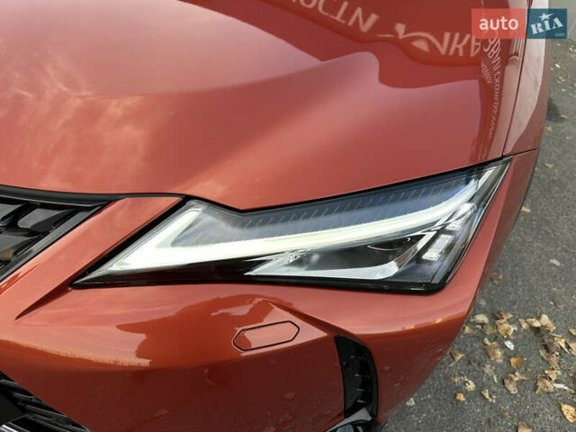 Оранжевый Лексус UX, объемом двигателя 1.99 л и пробегом 45 тыс. км за 29000 $, фото 17 на Automoto.ua