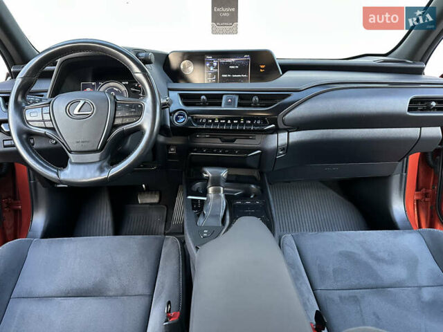 Оранжевый Лексус UX, объемом двигателя 1.99 л и пробегом 45 тыс. км за 29000 $, фото 34 на Automoto.ua