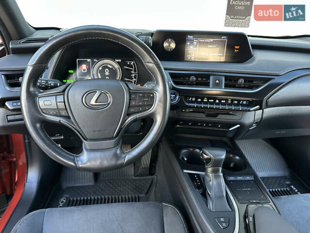 Оранжевый Лексус UX, объемом двигателя 1.99 л и пробегом 45 тыс. км за 29000 $, фото 31 на Automoto.ua