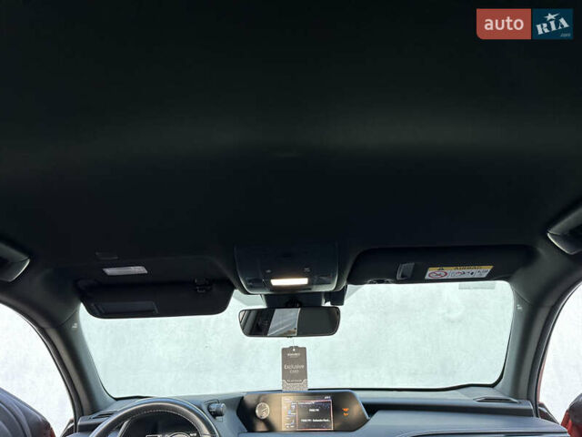 Оранжевый Лексус UX, объемом двигателя 1.99 л и пробегом 45 тыс. км за 29000 $, фото 33 на Automoto.ua