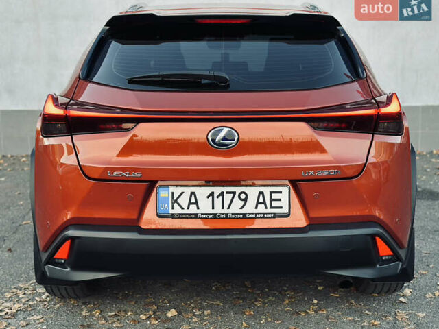 Оранжевый Лексус UX, объемом двигателя 1.99 л и пробегом 45 тыс. км за 29000 $, фото 10 на Automoto.ua