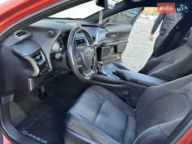 Оранжевый Лексус UX, объемом двигателя 1.99 л и пробегом 45 тыс. км за 29000 $, фото 22 на Automoto.ua