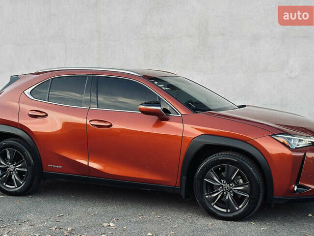 Оранжевый Лексус UX, объемом двигателя 1.99 л и пробегом 45 тыс. км за 29000 $, фото 8 на Automoto.ua