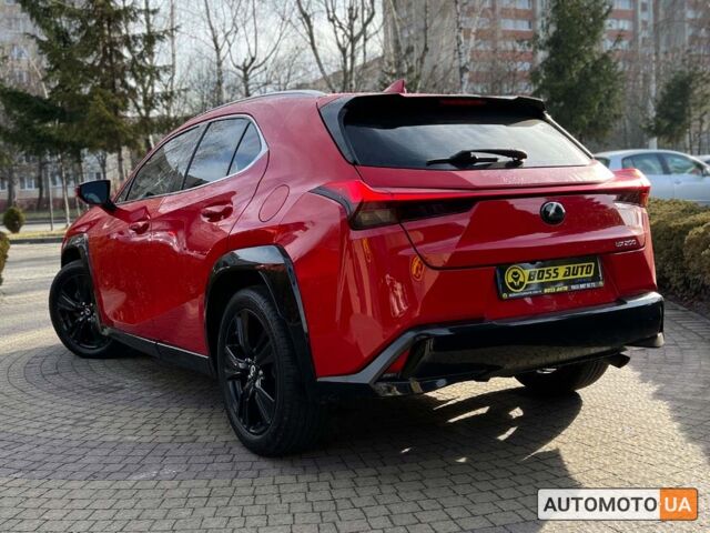 Красный Лексус UX 200, объемом двигателя 2 л и пробегом 61 тыс. км за 24999 $, фото 10 на Automoto.ua