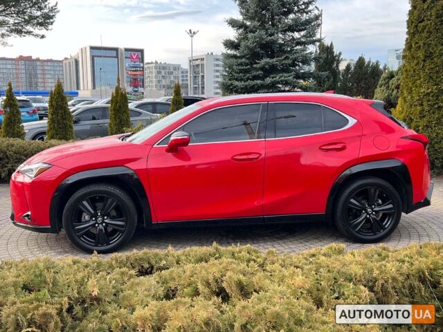 Красный Лексус UX 200, объемом двигателя 2 л и пробегом 61 тыс. км за 24999 $, фото 3 на Automoto.ua
