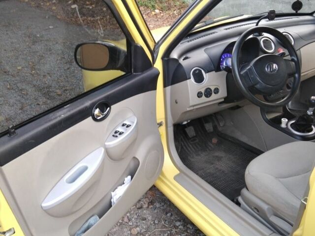 Жовтий Ліфан 320, об'ємом двигуна 1.3 л та пробігом 129 тис. км за 2900 $, фото 5 на Automoto.ua