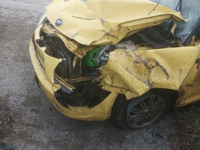 Жовтий Ліфан 320, об'ємом двигуна 1.3 л та пробігом 100 тис. км за 1400 $, фото 8 на Automoto.ua