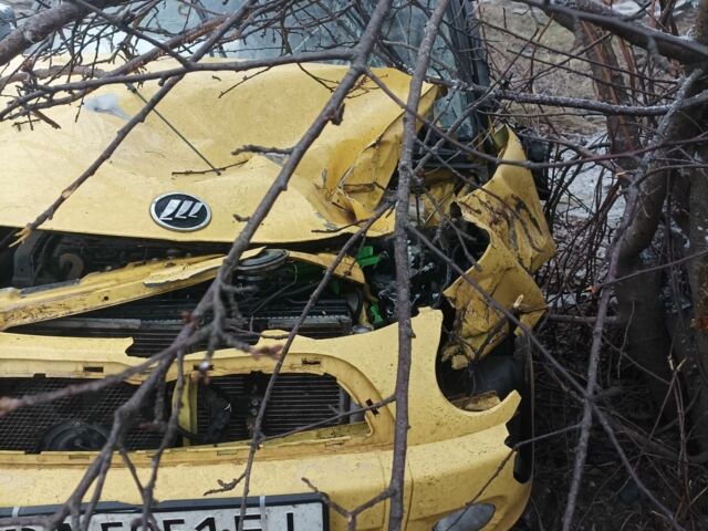 Жовтий Ліфан 320, об'ємом двигуна 1.3 л та пробігом 100 тис. км за 1400 $, фото 5 на Automoto.ua