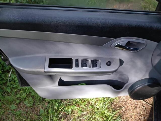 Чорний Ліфан 520, об'ємом двигуна 1.6 л та пробігом 103 тис. км за 1500 $, фото 12 на Automoto.ua