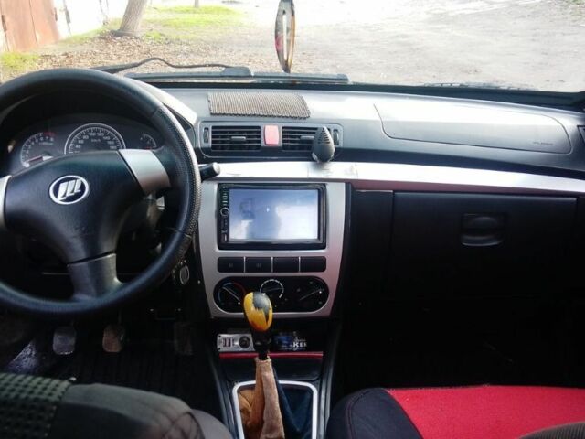 Красный Лифан 520, объемом двигателя 1.3 л и пробегом 223 тыс. км за 1300 $, фото 6 на Automoto.ua