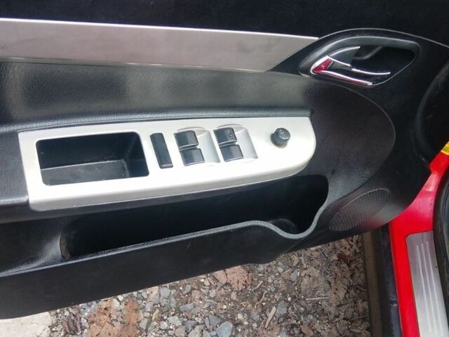 Красный Лифан 520, объемом двигателя 1.3 л и пробегом 223 тыс. км за 1300 $, фото 4 на Automoto.ua