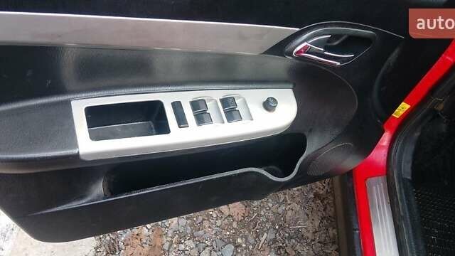 Красный Лифан 520, объемом двигателя 1.3 л и пробегом 223 тыс. км за 1300 $, фото 3 на Automoto.ua